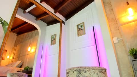 Snapshot of alessialondon chatting on 02-04-25, 04:05 Alessia online show from 02-04-25, 04:05