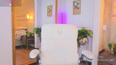 Snapshot of alessialondon chatting on 09-11-25, 04:45 Alessia online show from 09-11-25, 04:45