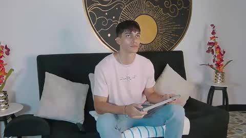 Snapshot of alessiovitale chatting on 11-13-25, 12:04 Alessio online show from 11-13-25, 12:04