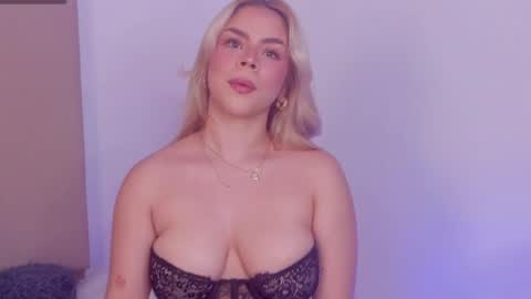 Snapshot of alesssia_moon chatting on 06-04-26, 11:38 Alessia Moon online show from 06-04-26, 11:38