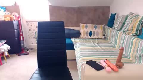 Snapshot of alesyadollblonde chatting on 10-26-25, 12:44 AlesyadollBlonde online show from 10-26-25, 12:44