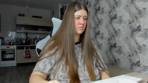 Aletta Oushen online show from 11-21-25, 10:36