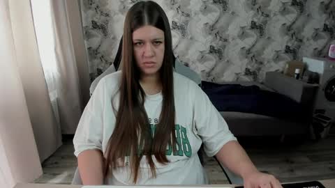 Aletta Oushen online show from 04-22-26, 10:17