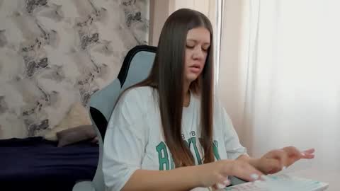 Snapshot of aletta_oushen chatting on 04-28-26, 06:07 Aletta Oushen online show from 04-28-26, 06:07