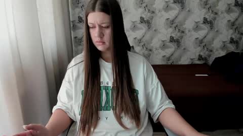 Snapshot of aletta_oushen chatting on 05-18-26, 07:14 Aletta Oushen online show from 05-18-26, 07:14