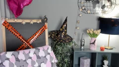 Snapshot of alettablacck chatting on 10-22-25, 01:06 alettablacck online show from 10-22-25, 01:06