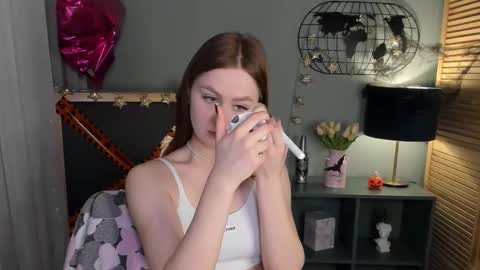 Snapshot of alettablacck chatting on 10-31-25, 01:17 alettablacck online show from 10-31-25, 01:17