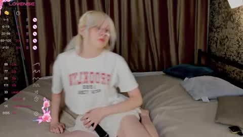 Lola online show from 09-22-25, 03:14