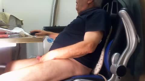 Snapshot of alex47100 chatting on 12-10-24, 03:33 alex47100 online show from 12-10-24, 03:33