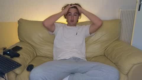 Snapshot of alex83530 chatting on 11-09-25, 10:13 Alex83530 online show from 11-09-25, 10:13