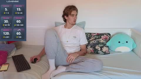 Snapshot of alex83530 chatting on 02-25-26, 02:59 Alex83530 online show from 02-25-26, 02:59