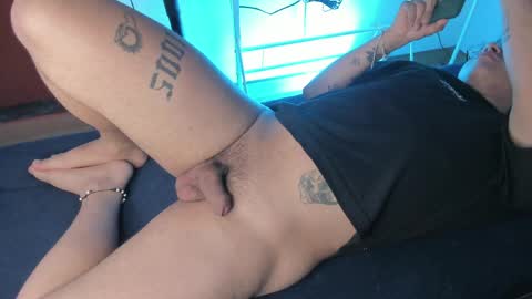 Snapshot of alex__montesco chatting on 04-28-26, 02:27 Alex online show from 04-28-26, 02:27