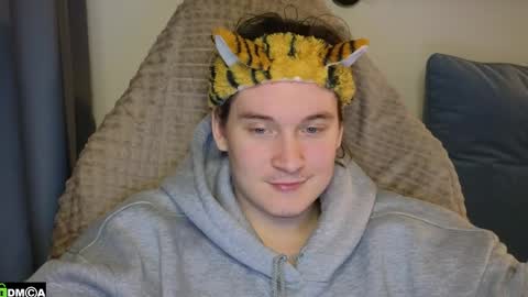 FAVORITE online show from 04-19-26, 06:10