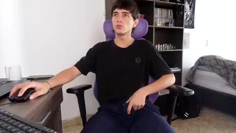 Snapshot of alex_connorr chatting on 10-03-25, 03:20 alex_connorr online show from 10-03-25, 03:20