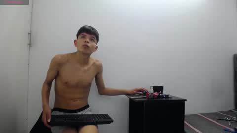 Snapshot of alex_it0 chatting on 05-09-26, 10:37 alex_it0 online show from 05-09-26, 10:37