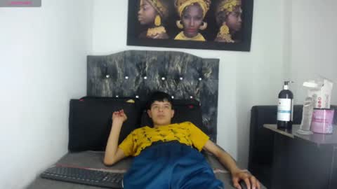 Snapshot of alex_it0 chatting on 05-19-26, 12:22 alex_it0 online show from 05-19-26, 12:22