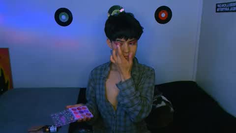 Alex online show from 11-25-25, 02:33