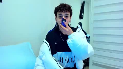 Residente0xxx online show from 01-31-25, 01:01