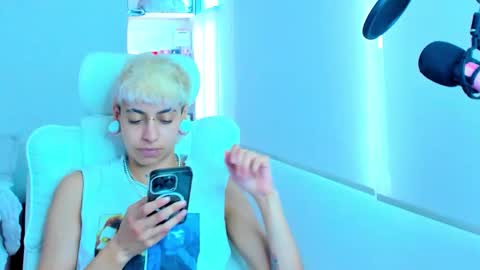 Residente0xxx online show from 11-24-25, 06:18