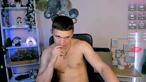 Snapshot of alex_reeding chatting on 05-19-26, 02:29 Alex online show from 05-19-26, 02:29