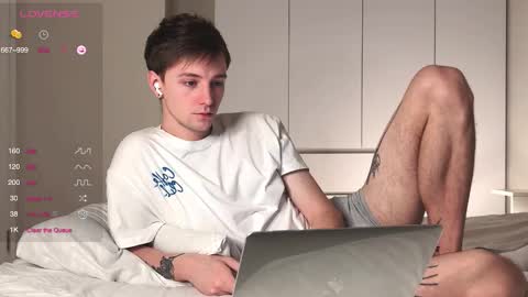 alex_schafer online show from 12-17-25, 05:24