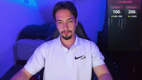 Snapshot of alex_smith0 chatting on 02-13-25, 11:37 online show from 02-13-25, 11:37