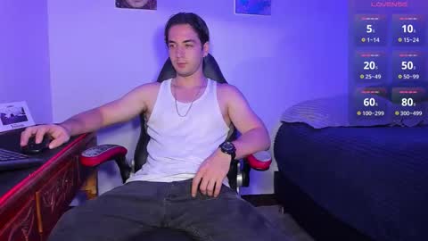 Snapshot of alex_smith0 chatting on 09-27-25, 09:53 online show from 09-27-25, 09:53