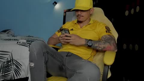 Snapshot of alex_sthorm chatting on 10-11-25, 04:12 alex_sthorm online show from 10-11-25, 04:12