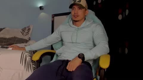 Snapshot of alex_sthorm chatting on 11-17-25, 04:40 alex_sthorm online show from 11-17-25, 04:40