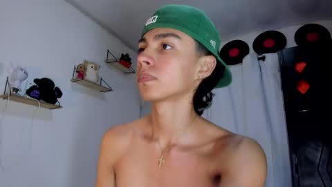 Snapshot of alex_sweet_69 chatting on 11-20-25, 03:12 Alex online show from 11-20-25, 03:12