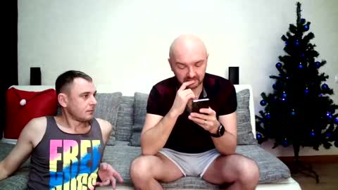 Snapshot of alex_tobey chatting on 12-24-24, 10:11 Alex and Tobey online show from 12-24-24, 10:11