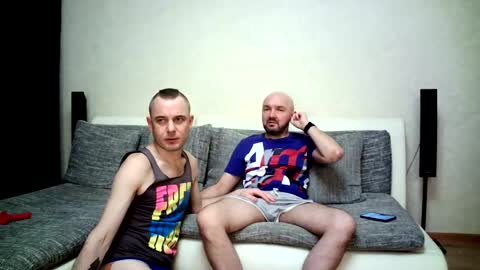 Snapshot of alex_tobey chatting on 12-15-25, 06:39 Alex and Tobey online show from 12-15-25, 06:39