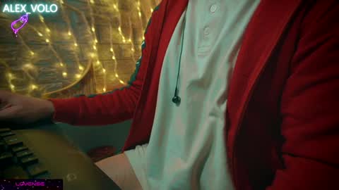 Snapshot of alex_volo chatting on 01-05-25, 01:03 Alex online show from 01-05-25, 01:03