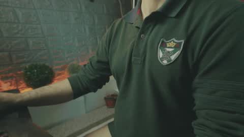 Snapshot of alex_volo chatting on 10-08-25, 05:27 Alex online show from 10-08-25, 05:27