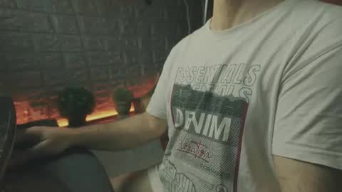 Snapshot of alex_volo chatting on 10-12-25, 12:53 Alex online show from 10-12-25, 12:53