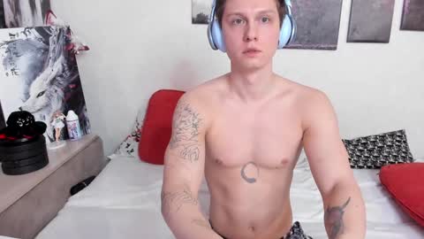 Snapshot of alex_wandhot chatting on 01-22-25, 02:35 Alex WandHot online show from 01-22-25, 02:35