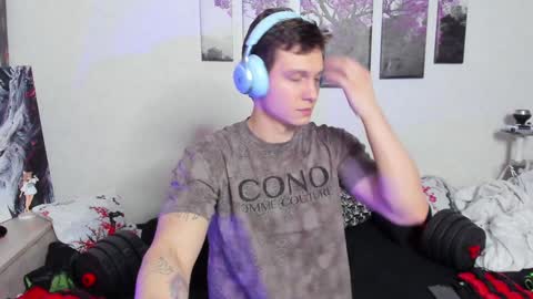 Snapshot of alex_wandhot chatting on 02-05-25, 11:23 Alex WandHot online show from 02-05-25, 11:23