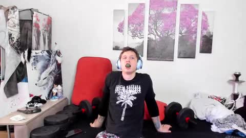 Snapshot of alex_wandhot chatting on 02-14-25, 11:10 Alex WandHot online show from 02-14-25, 11:10