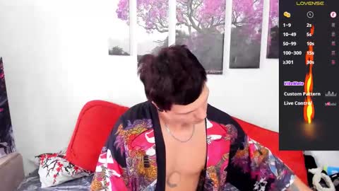 Snapshot of alex_wandhot chatting on 09-28-25, 05:02 Alex WandHot online show from 09-28-25, 05:02