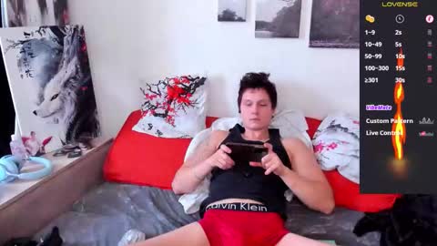 Snapshot of alex_wandhot chatting on 10-25-25, 05:48 Alex WandHot online show from 10-25-25, 05:48