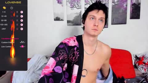 Snapshot of alex_wandhot chatting on 11-08-25, 08:25 Alex WandHot online show from 11-08-25, 08:25