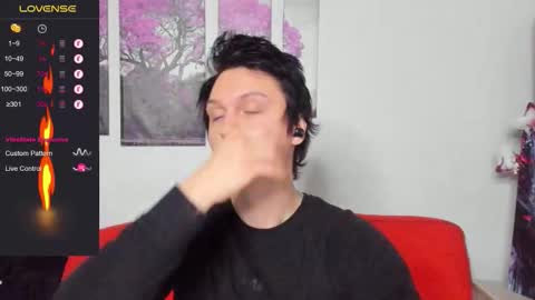 Snapshot of alex_wandhot chatting on 12-14-25, 04:18 Alex WandHot online show from 12-14-25, 04:18