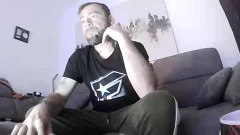 Snapshot of alex_x_kik chatting on 10-25-25, 01:57 alex_x_kik online show from 10-25-25, 01:57