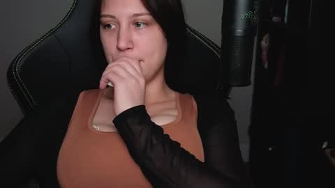 Snapshot of alexa_dream chatting on 12-12-24, 09:04 dont be afraid to click social media link its working just click on that online show from 12-12-24, 09:04