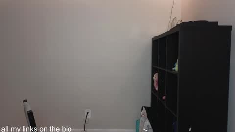 Snapshot of alexa_dream chatting on 12-25-24, 01:53 dont be afraid to click social media link its working just click on that online show from 12-25-24, 01:53