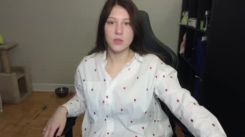 Snapshot of alexa_dream chatting on 02-02-25, 02:27 dont be afraid to click social media link its working just click on that online show from 02-02-25, 02:27