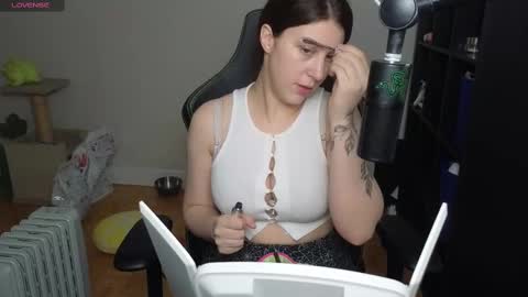 Snapshot of alexa_dream chatting on 02-19-25, 12:25 dont be afraid to click social media link its working just click on that online show from 02-19-25, 12:25