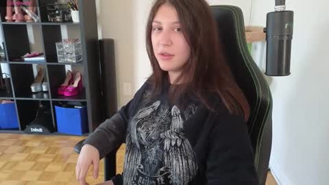 Snapshot of alexa_dream chatting on 09-10-25, 09:26 dont be afraid to click social media link its working just click on that online show from 09-10-25, 09:26