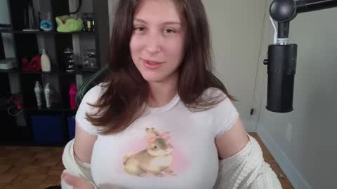 Snapshot of alexa_dream chatting on 10-16-25, 10:11 dont be afraid to click social media link its working just click on that online show from 10-16-25, 10:11