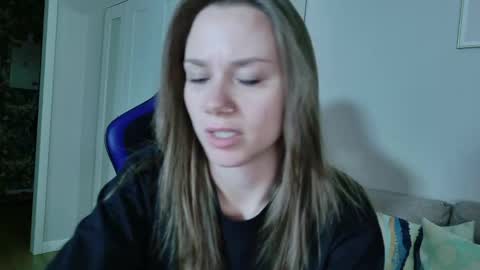 Snapshot of alexa_feels chatting on 05-17-26, 04:47 Little Duck homie online show from 05-17-26, 04:47